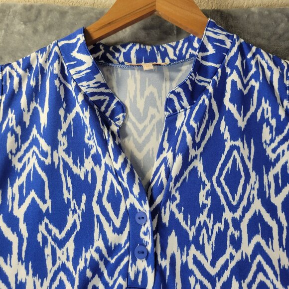 Claudia Richard Womens Blue‎ White Sleeveless Tunic Top M Geometric Ikat Print - Picture 5 of 8